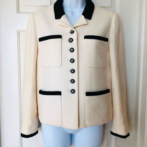 Chanel Iconic Cream and Black Boucle Button Up Blazer - Picture 1 of 13